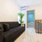 Lejlighed A Lovely Duplex Maisonette Just Of Spinola W/wifi By 360 Estates