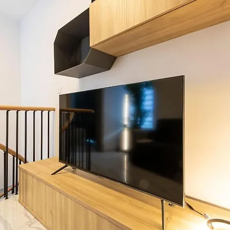 A Lovely Duplex Maisonette Just Of Spinola W/wifi By 360 Estates Lejlighed