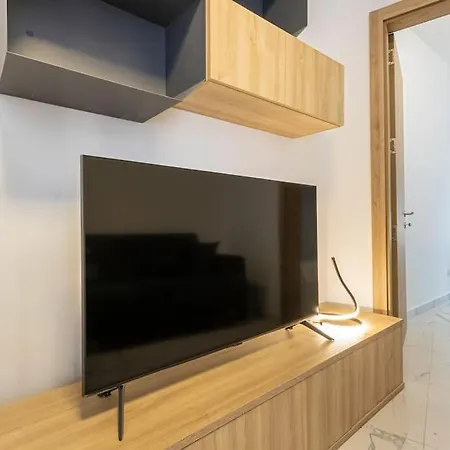 A Lovely Duplex Maisonette Just Of Spinola W/wifi By 360 Estates דירה