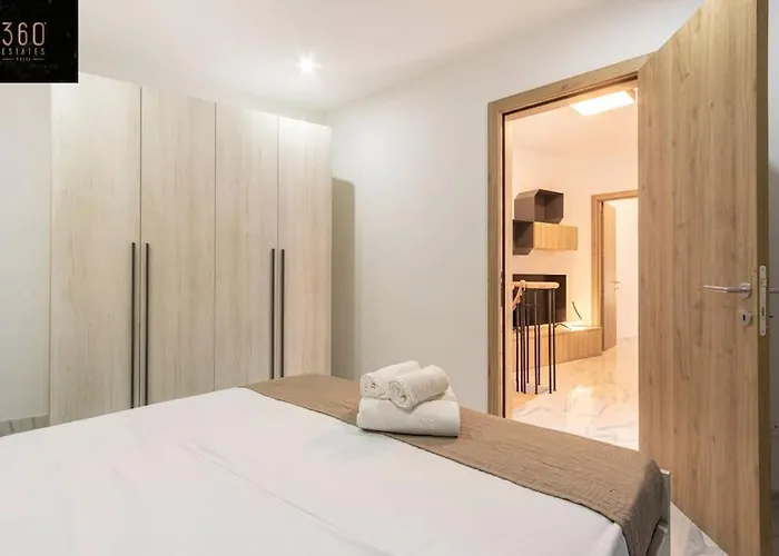 A Lovely Duplex Maisonette Just Of Spinola W/wifi By 360 Estates Saint Julian's