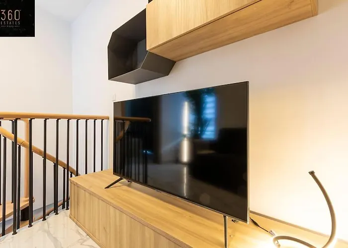 A Lovely Duplex Maisonette Just Of Spinola W/wifi By 360 Estates アパート