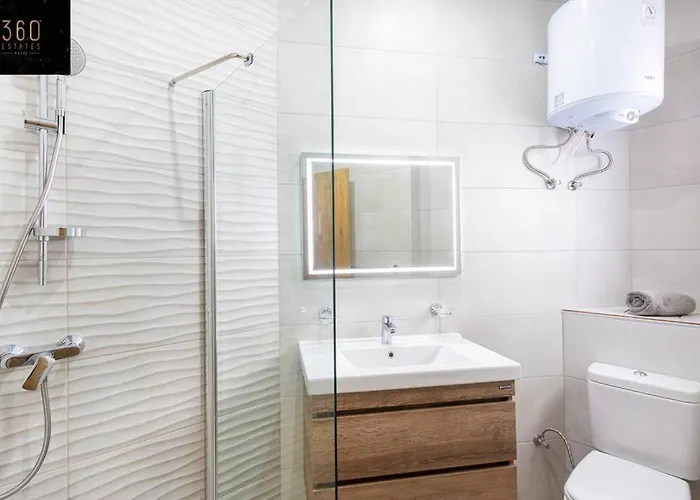 A Lovely Duplex Maisonette Just Of Spinola W/wifi By 360 Estates * Saint Julian's