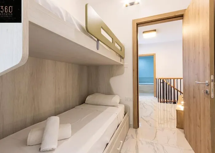 A Lovely Duplex Maisonette Just Of Spinola W/wifi By 360 Estates Apartament St. Julian's